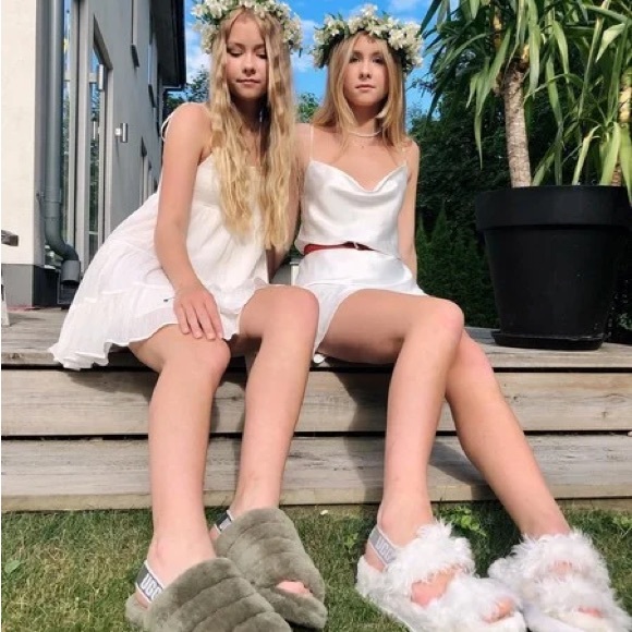 😎 Girls Fluff Yeah UGG slippers - Picture 5 of 12